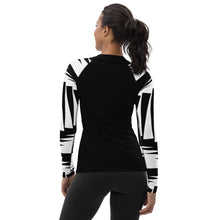 Load image into Gallery viewer, Women&#39;s Rash Guard and Layering Shirt ZigZag on Black Background
